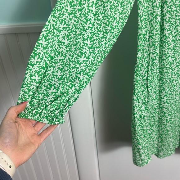 NWT Smocked Neck Beach Kaftan Green Printed Size 2 - Picture 5 of 9